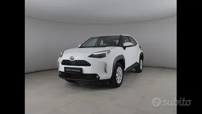 Usata Toyota Yaris Cross Active 116 CV (85 kW) 2022 Bianco SUV