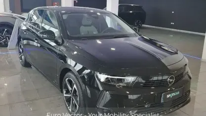 Usata Opel Astra Ultimate 131 CV (96 kW) 2024 Nero Utilitaria