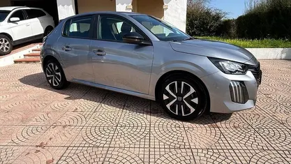 Usata Peugeot 208 Active 100 CV (73 kW) 2024 Grigio Utilitaria