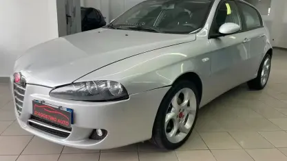 Usata Alfa Romeo 147 120 CV (88 kW) 2007 Grigio Utilitaria