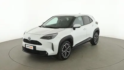 Usata Toyota Yaris Hybrid Lounge 116 CV (85 kW) 2022 Bianco