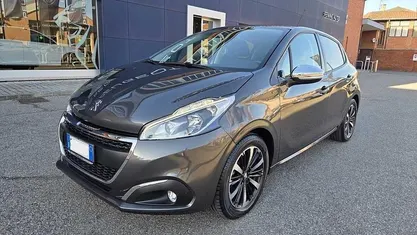 Usata Peugeot 208 Signature Sky 83 CV (61 kW) 2019 Grigio platinum Utilitaria