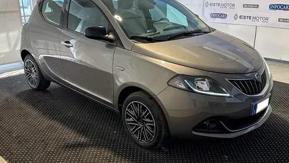 Usata 2023 Lancia Ypsilon Gold Utilitaria | 10.490 € (Ottimo prezzo)
