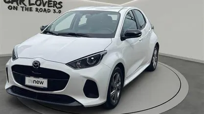 Usata Mazda 2 Exclusive-Line 116 CV (85 kW) 2024 Bianco Utilitaria