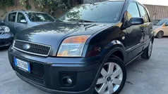 Grigio Usata 2006 Ford Fusion Collection Monovolume | 2499 € (Buon prezzo)