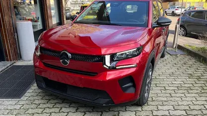 Rosso Nuova 2025 Citroën C3 Due volumi | 16.490 € (Buon prezzo)