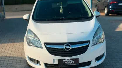 Usata Opel Meriva Cosmo 120 CV (88 kW) 2016 Bianco Monovolume
