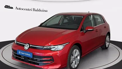 Rosso Nuova 2025 VW Golf Style Tre volumi | 28.900 € (Buon prezzo)