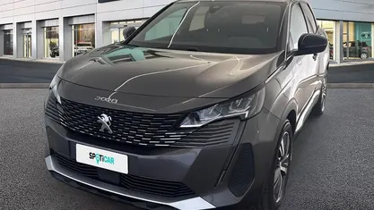 Grigio Usata 2024 Peugeot 3008 Allure SUV | 25.900 € (Buon prezzo)