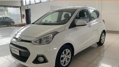 Bianco Usata 2014 Hyundai i10 Due volumi | 8499 € (Buon prezzo)