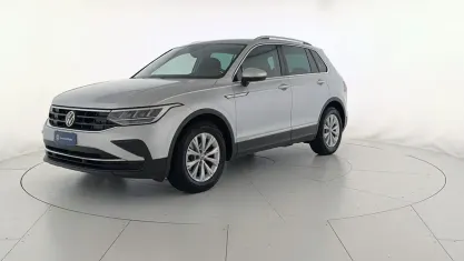 Usata VW Tiguan Life 150 CV (110 kW) 2023 Reflex silver metallizzato SUV