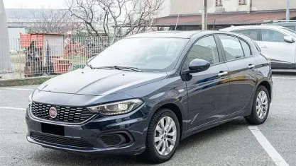 Usata Fiat Tipo Easy 95 CV (69 kW) 2019 Bluazzurro Berlina