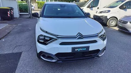 Bianco Usata 2022 Citroën C4 PureTech Tre volumi | 13.950 € (Buon prezzo)