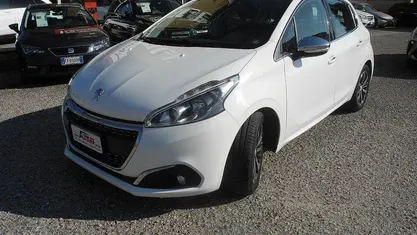 Usata Peugeot 208 75 CV (55 kW) 2016 Utilitaria