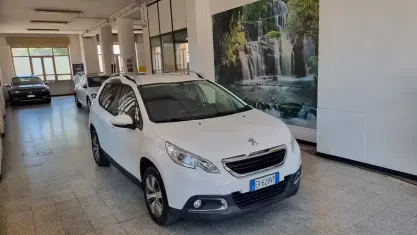 Usata Peugeot 2008 Active 68 CV (50 kW) 2014 Bianco SUV