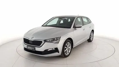 Grigio metallizzato Usata 2021 Skoda Scala Ambition Utilitaria | 12.000 € (Buon prezzo)