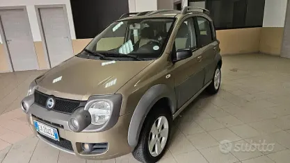 Usata Fiat Panda 4x4 69 CV (50 kW) 2005 Marrone Utilitaria