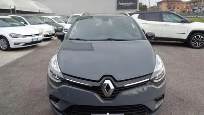 Usata Renault Clio GrandTour 76 CV (55 kW) 2019 Gray Station wagon
