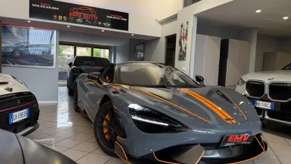 Usata McLaren 765LT 726 CV (533 kW) 2022 Grigio Cabrio
