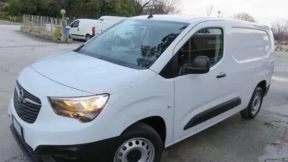 Usata Opel Combo S 131 CV (96 kW) 2023 Monovolume