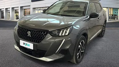 Usata Peugeot 2008 GT 131 CV (96 kW) 2023 Grigio SUV