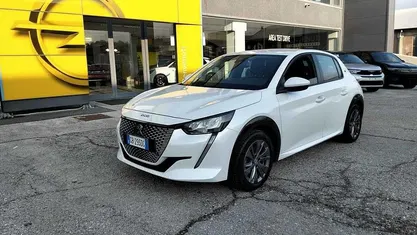 Usata Peugeot e-208 Active 56 kW (77 CV) 2020 Bianco Utilitaria