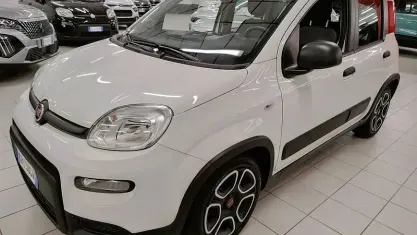 Usata Fiat Panda City Life 69 CV (50 kW) 2021 Bianco Utilitaria