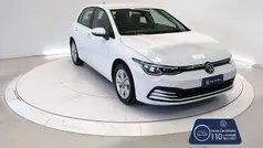 Bianco Nuova 2024 VW Golf VIII Life Tre volumi | 25.850 € (Buon prezzo)