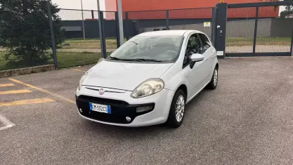 Usata Fiat Punto Evo Dynamic 69 CV (50 kW) 2012 Bianco Utilitaria