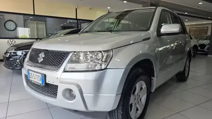 Usata Suzuki Grand Vitara 129 CV (94 kW) 2006 Grigio SUV