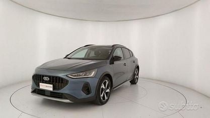 Käytetty Ford Focus 125 HP (91 kW) 2023 Sininen Katumaasturi