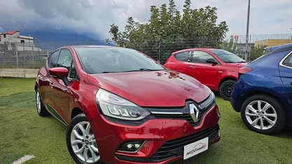 Rosso Usata 2017 Renault Clio IV Intens Tre volumi | 9499 € (Buon prezzo)