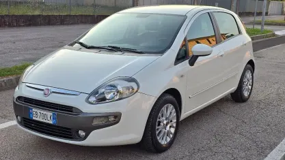 Usata Fiat Grande Punto 75 CV (55 kW) 2010 Bianco Utilitaria