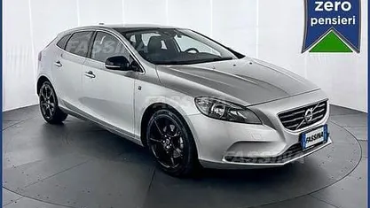 Usata 2016 Volvo V40 Ocean Race Utilitaria | 11.900 € (Buon prezzo)