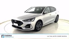 Moondust silver Nuova 2025 Ford Focus ST-Line Tre volumi | 20.900 € (Ottimo prezzo)