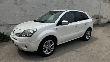 Bianco Usata 2011 Renault Koleos Bose Edition SUV | 5990 € (Buon prezzo)