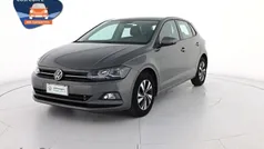 Limestone grey metallizzato Usata 2021 VW Polo Comfortline Tre volumi | 16.500 € (Buon prezzo)
