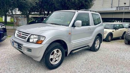 Usata Mitsubishi Pajero 100 CV (73 kW) 2001 Argento SUV