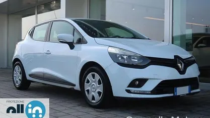 Bianco Usata 2016 Renault Clio IV Life Due volumi | 7900 € (Buon prezzo)