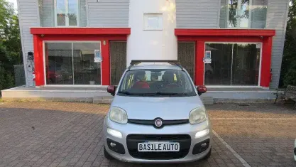 Usata Fiat Panda Lounge 69 CV (50 kW) 2013 Grigio chiaro Utilitaria