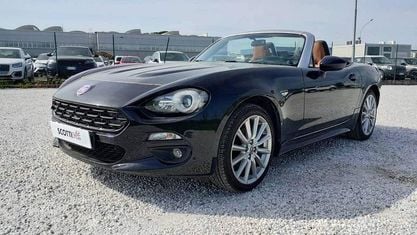 Second-hand Fiat 124 Spider Lusso 140 CP (102 kW) 2018 Negru Cabrio
