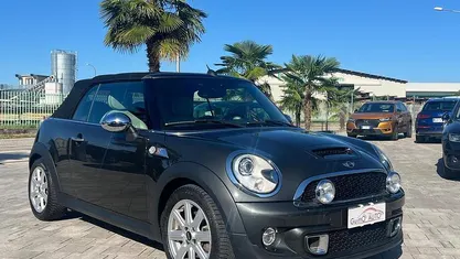 Usata Mini Cooper SD Cabriolet Hype 170 CV (125 kW) 2015 Cabrio