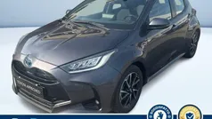 Grigio scuro metallizzato Usata 2021 Toyota Yaris Hybrid Trend Tre volumi | 17.000 € (Buon prezzo)