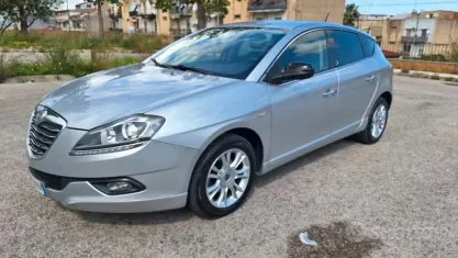 Usata Lancia Delta 105 CV (77 kW) 2014 Grigio Utilitaria