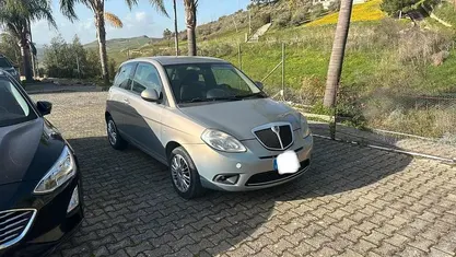 Usata Lancia Ypsilon 76 CV (55 kW) 2008 Argento Utilitaria