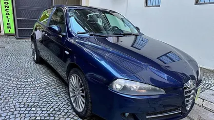 Usata Alfa Romeo 147 120 CV (88 kW) 2007 Blu scuro metal. Utilitaria