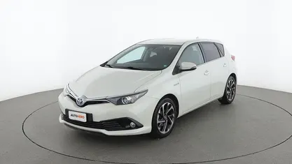 Usata Toyota Auris Hybrid Active 136 CV (100 kW) 2016 Bianco