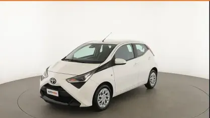 Usata Toyota Aygo Cool 72 CV (52 kW) 2020 Bianco Utilitaria
