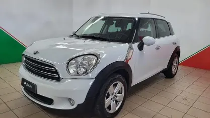 Usata Mini One D Countryman 89 CV (65 kW) 2016 Bianco SUV