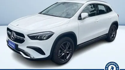 Bianco pastello Usata 2024 Mercedes GLA180 Advanced SUV | 35.600 € (Super prezzo)